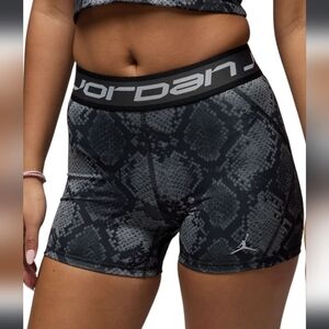 NWT Air Jordan Sport Shorts Size Women's M SKU HF9486 010